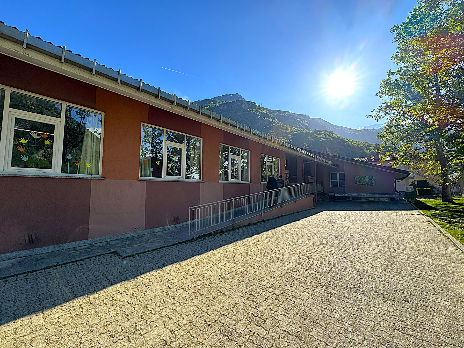 Scuola Elementare a Pont Saint Martin (AO)-Efficientamento Energetico — immagine